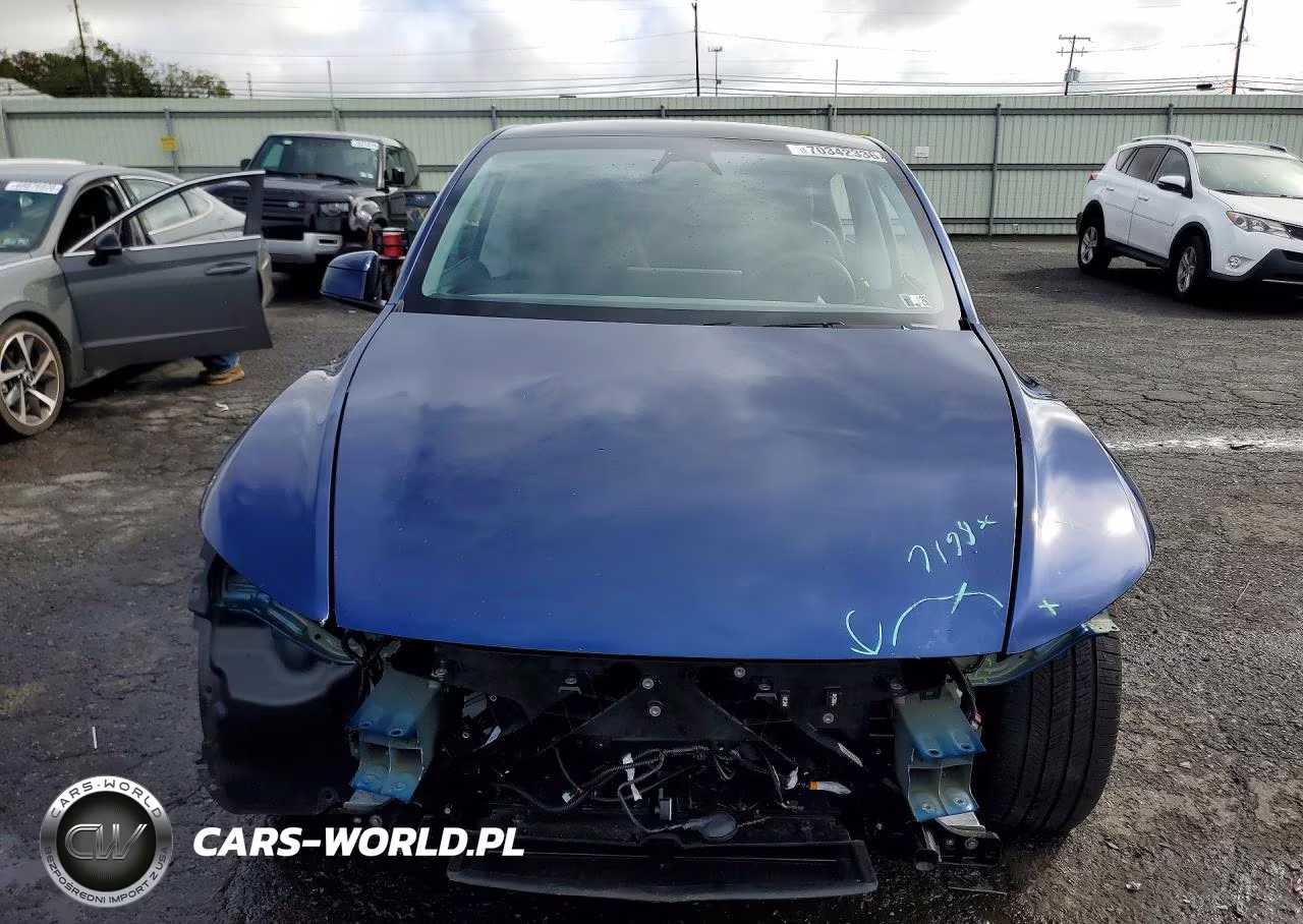 2026 Tesla Model Y VIN:7SAYGDEE8TA462502 - 5