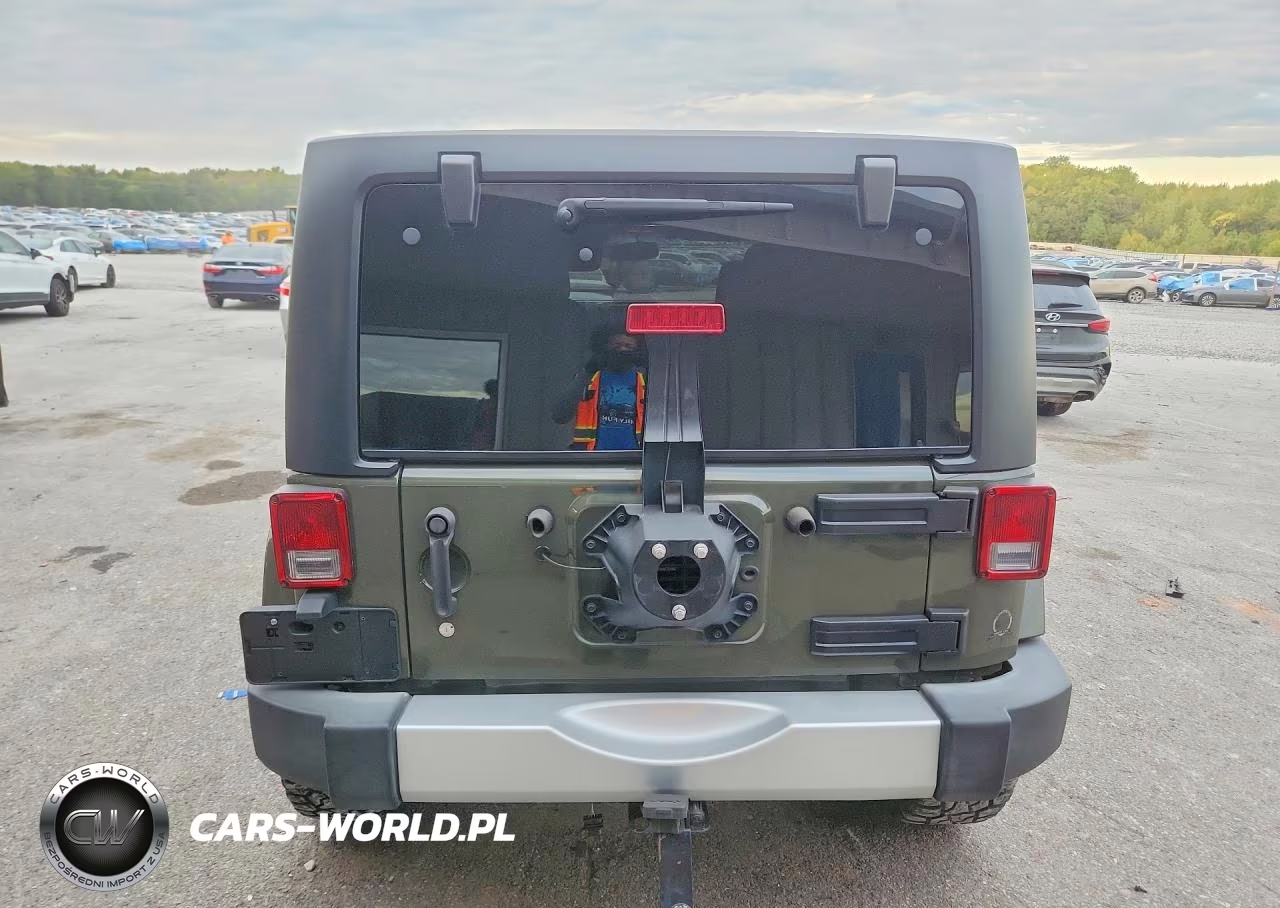2015 JEEP WRANGLER UNLIMITED SAHARA VIN:1C4HJWEG8FL654910 - 6