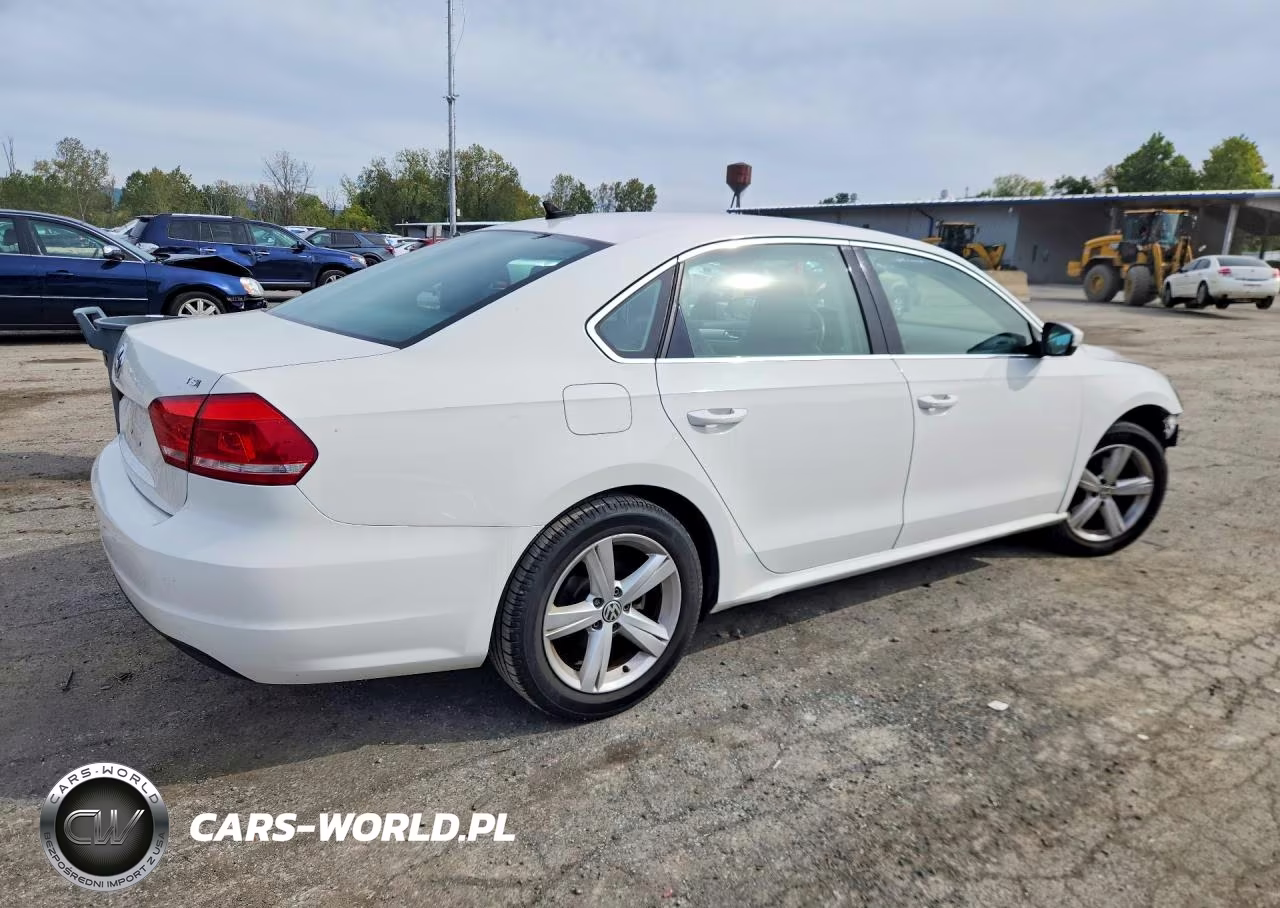 2015 Volkswagen Passat S VIN:1VWAT7A38FC088684 - 3