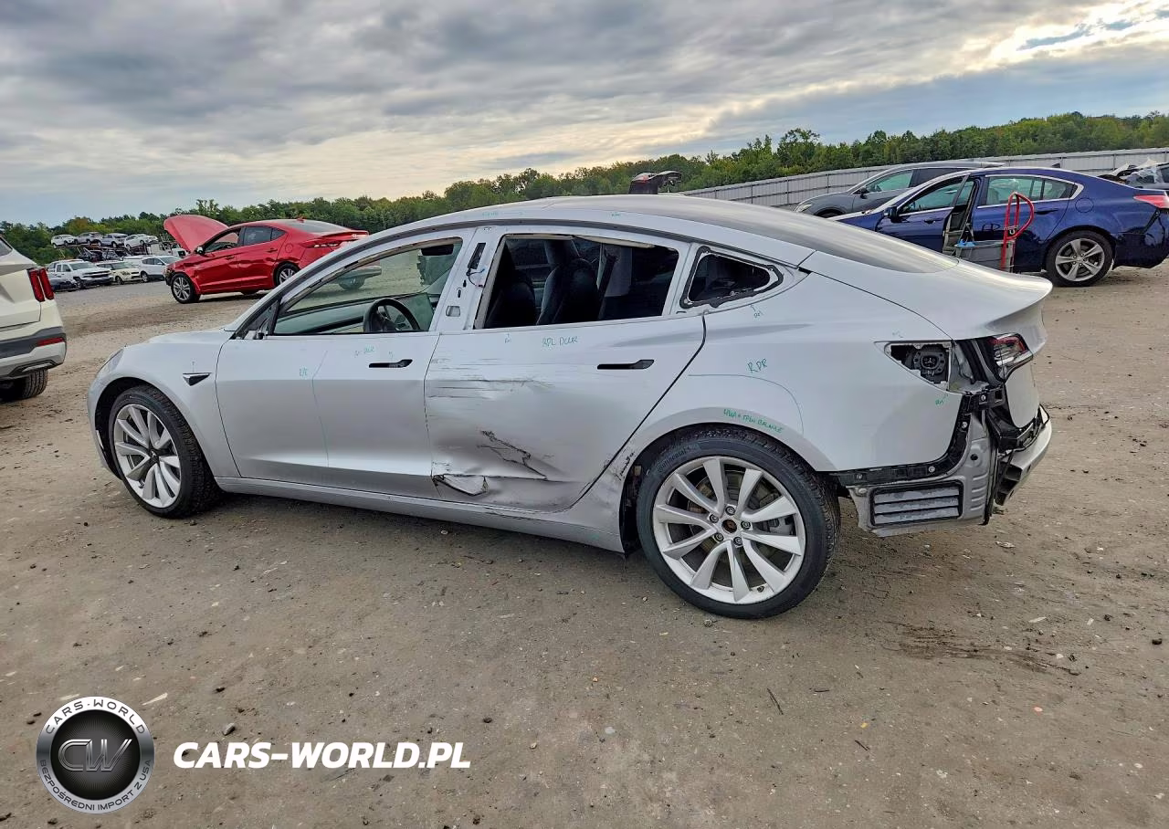 2018 Tesla Model 3 VIN:5YJ3E1EB1JF087666 - 2