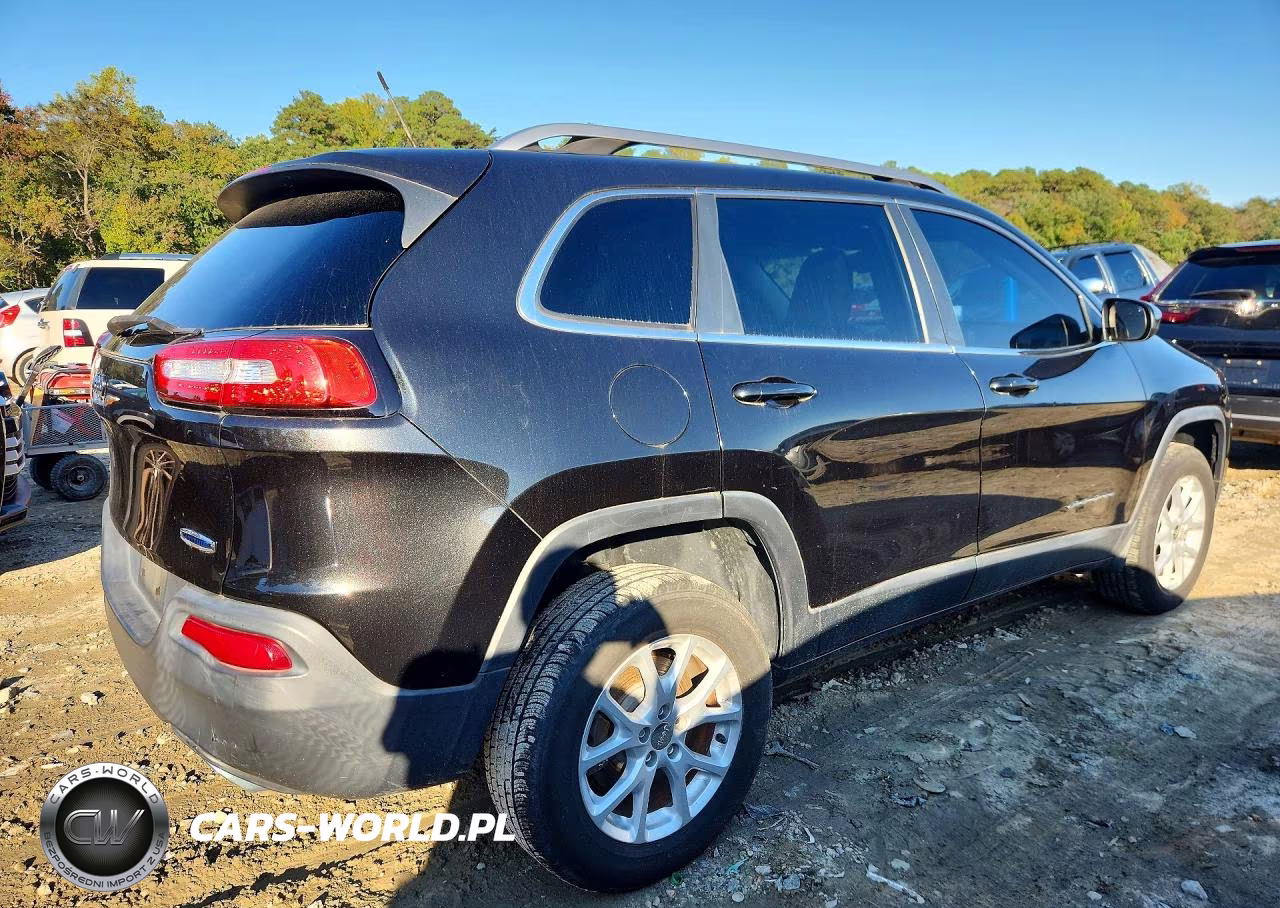2015 Jeep Cherokee Latitude VIN:1C4PJMCS2FW578249 - 3