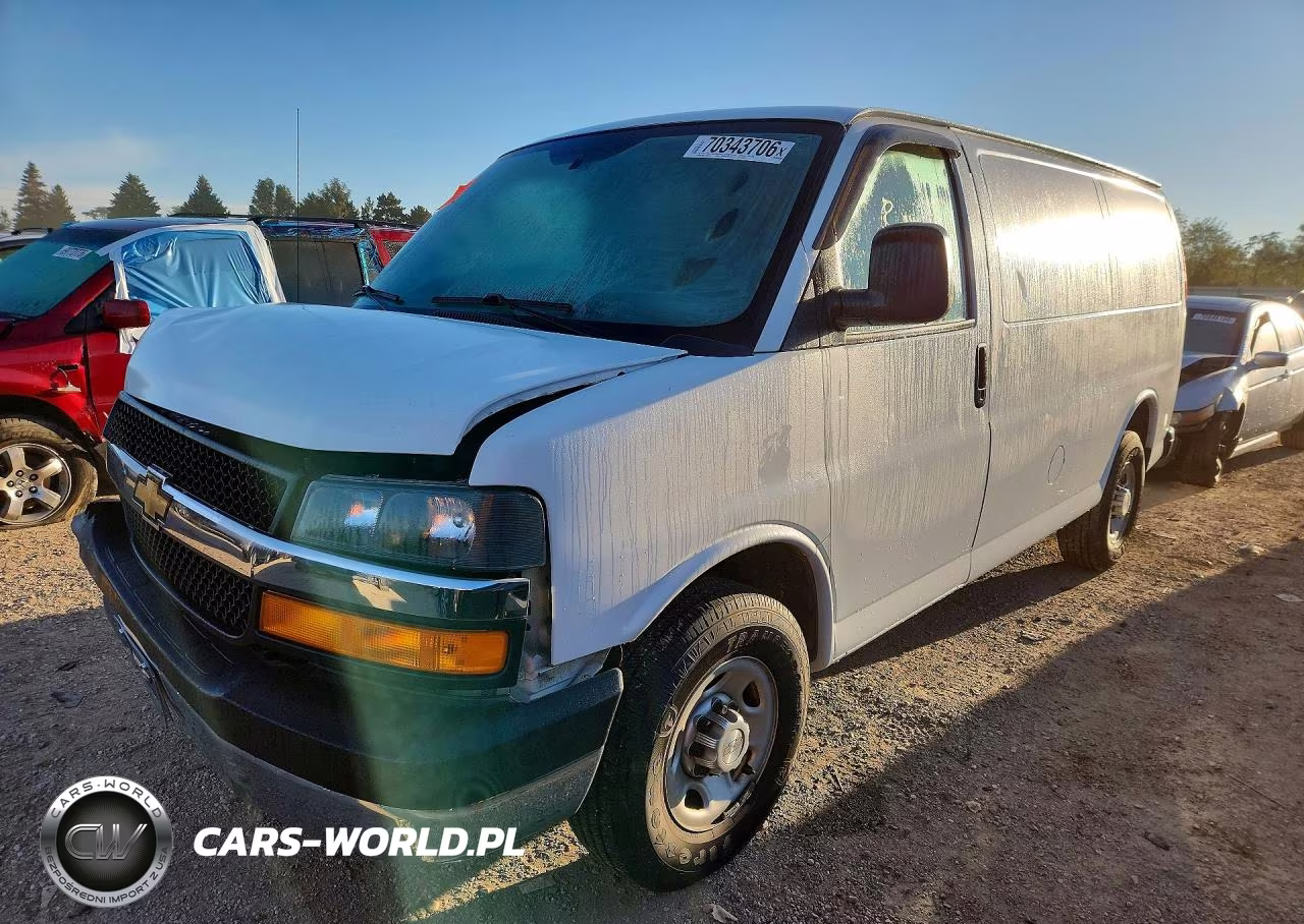 2017 Chevrolet Express VIN:1GCWGAFF9H1136611 - 1
