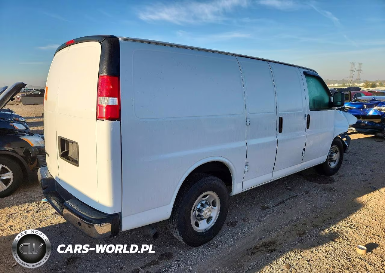 2017 Chevrolet Express VIN:1GCWGAFF9H1136611 - 3