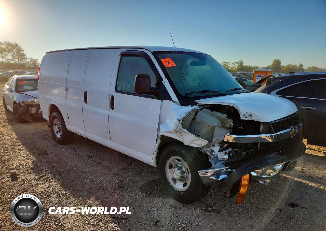 2017 Chevrolet Express VIN:1GCWGAFF9H1136611 - 4