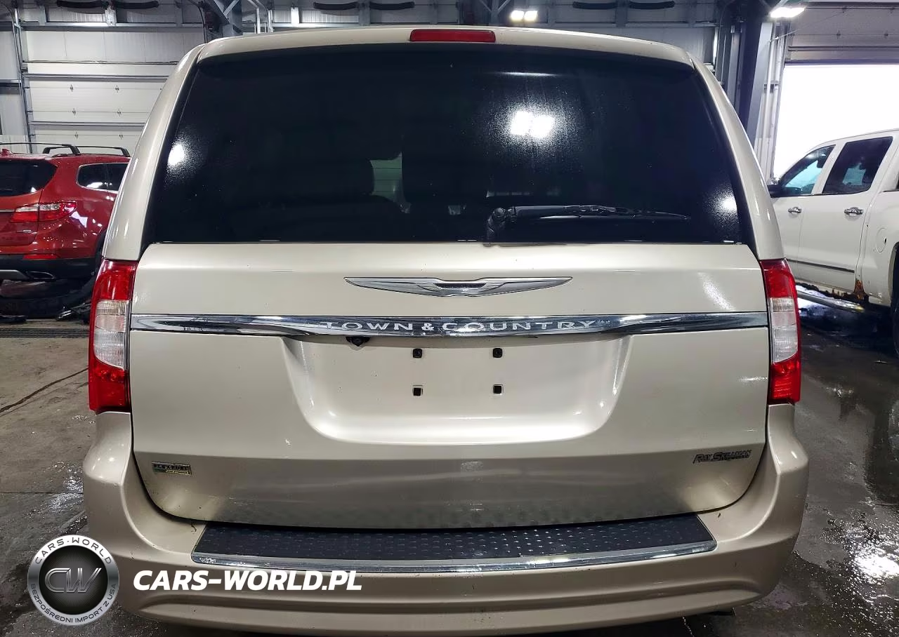2015 Chrysler Town & Country Touring VIN:2C4RC1BG3FR655430 - 6
