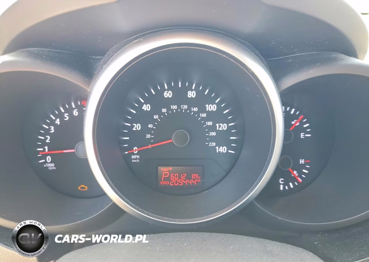 2012 Kia Soul + VIN:KNDJT2A61C7369147 - 9