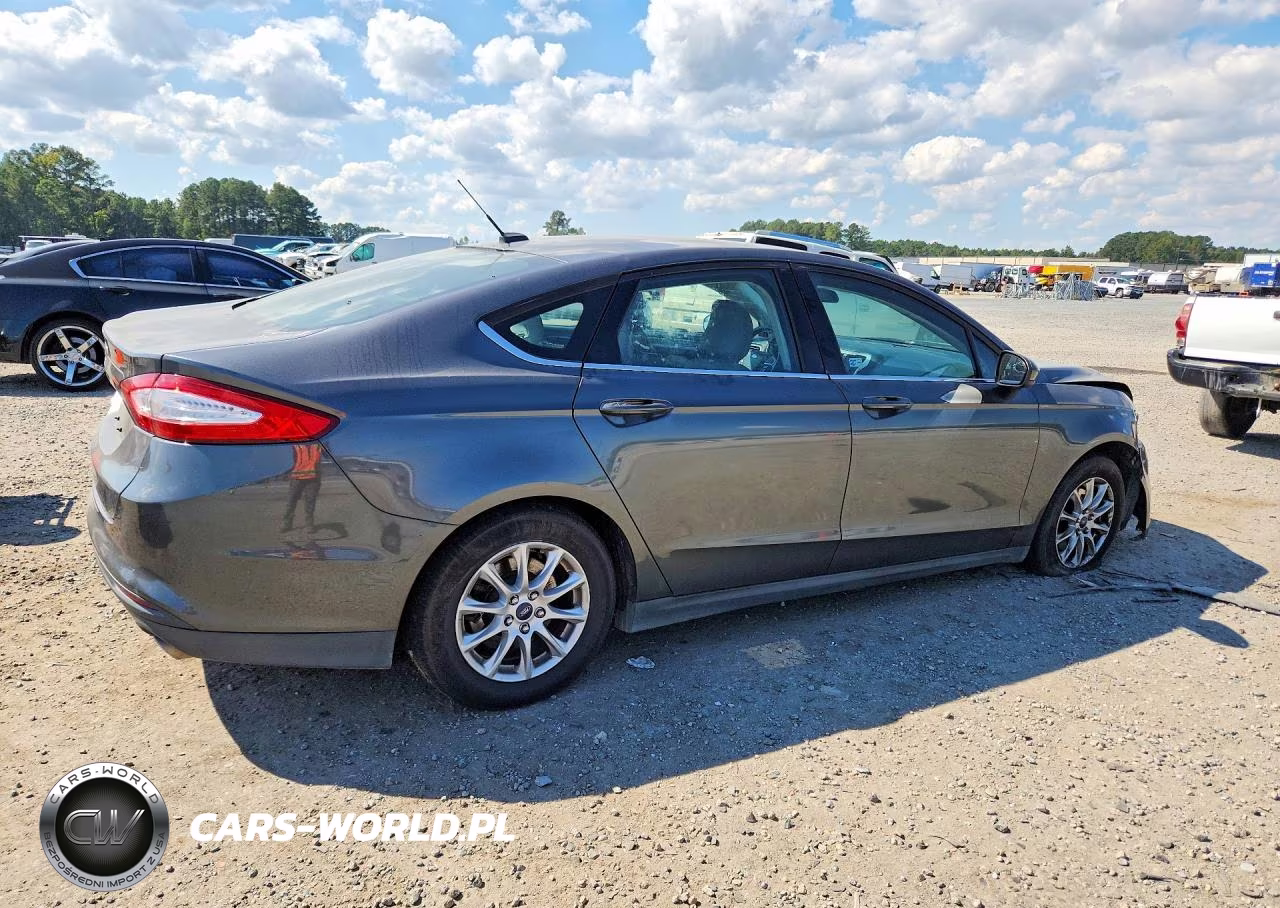 2015 Ford Fusion S VIN:1FA6P0G75F5120211 - 3