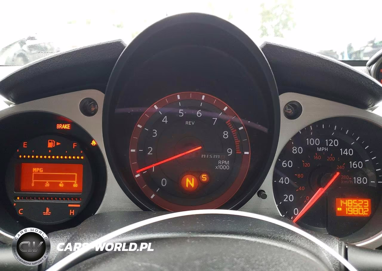 2014 Nissan 370Z Base VIN:JN1AZ4EHXEM630823 - 9
