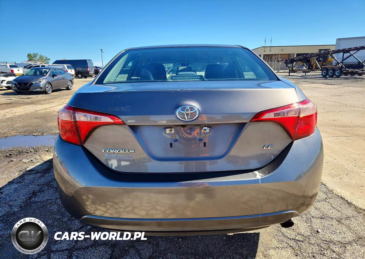 2018 Toyota Corolla Le VIN:5YFBURHE9JP744575 - 6