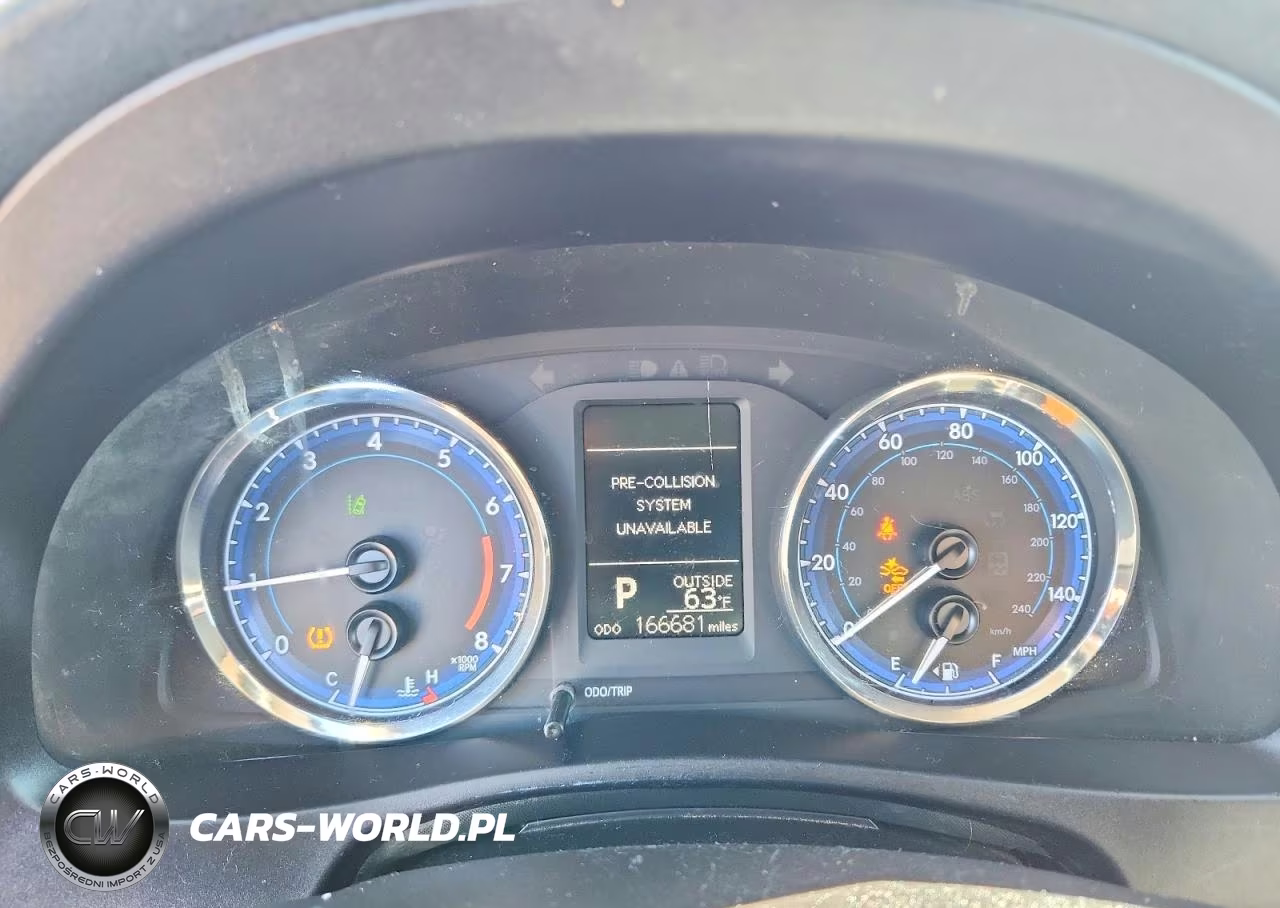 2018 Toyota Corolla Le VIN:5YFBURHE9JP744575 - 9