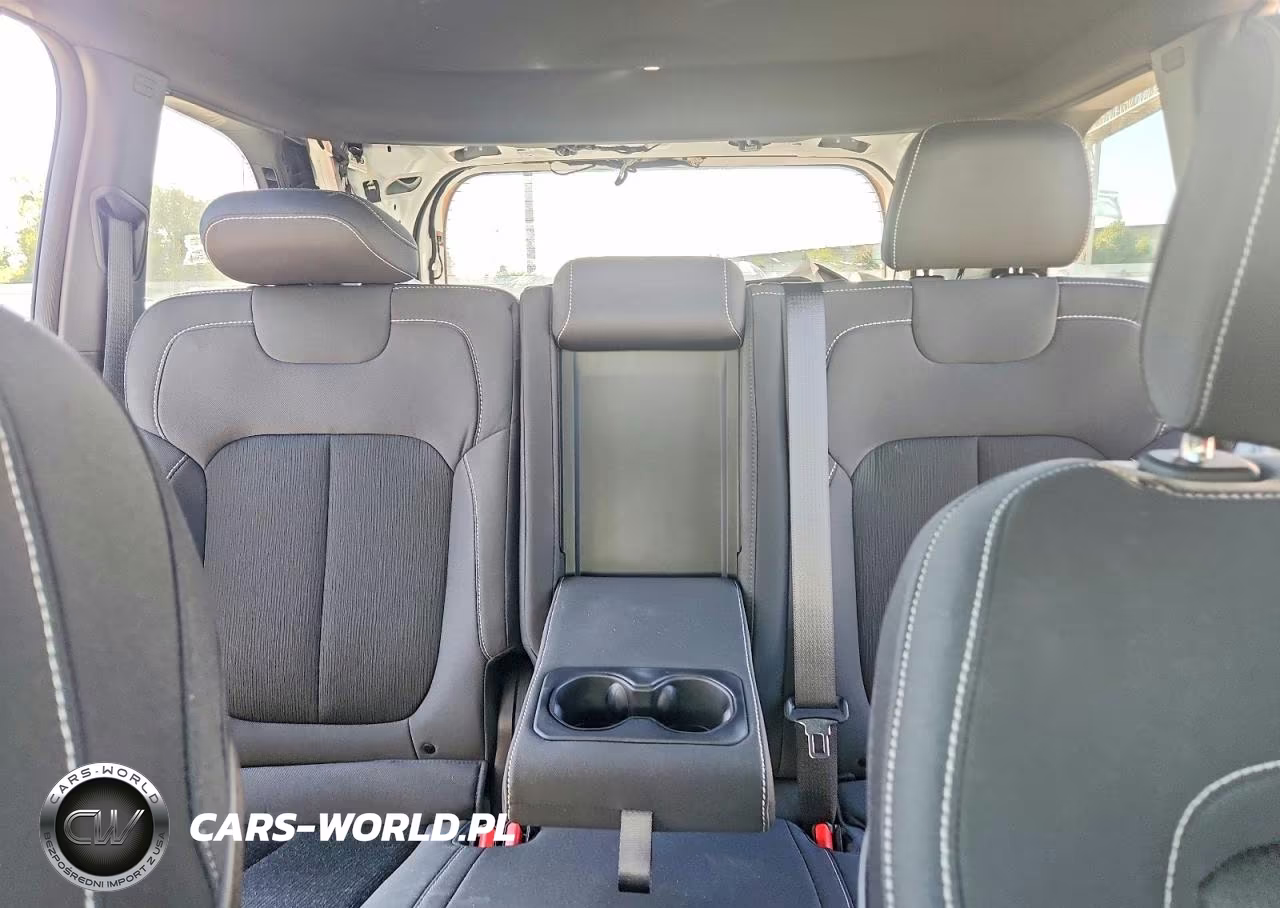 2024 Jeep Grand Cherokee Laredo VIN:1C4RJHAG2RC221304 - 10