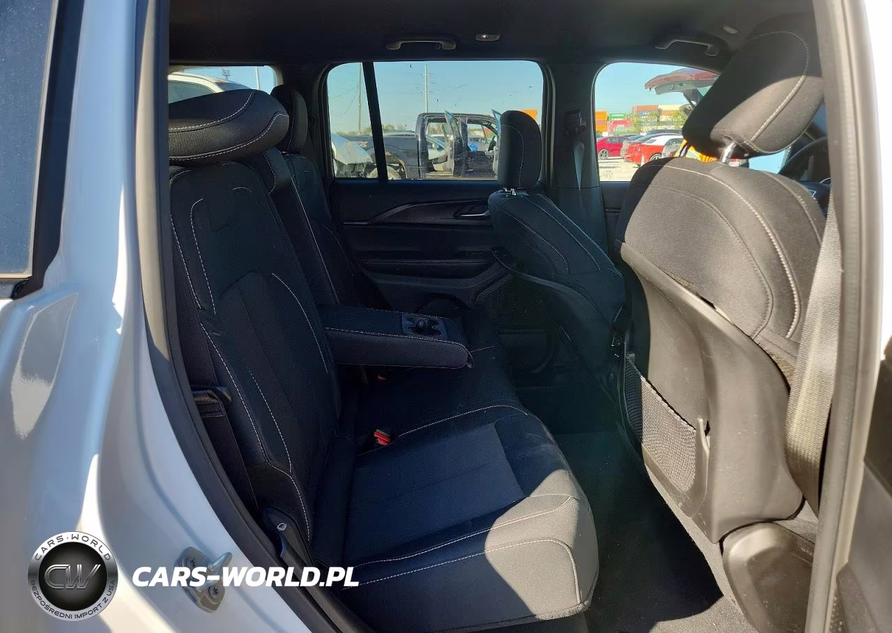 2024 Jeep Grand Cherokee Laredo VIN:1C4RJHAG2RC221304 - 11