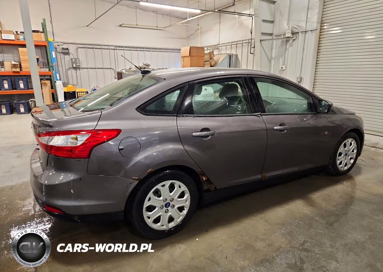 2012 Ford Focus Se VIN:1FAHP3F26CL284946 - 3