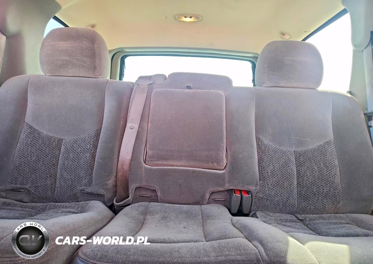 2005 Chevrolet Tahoe C1500 VIN:1GNEC13V15R201992 - 10