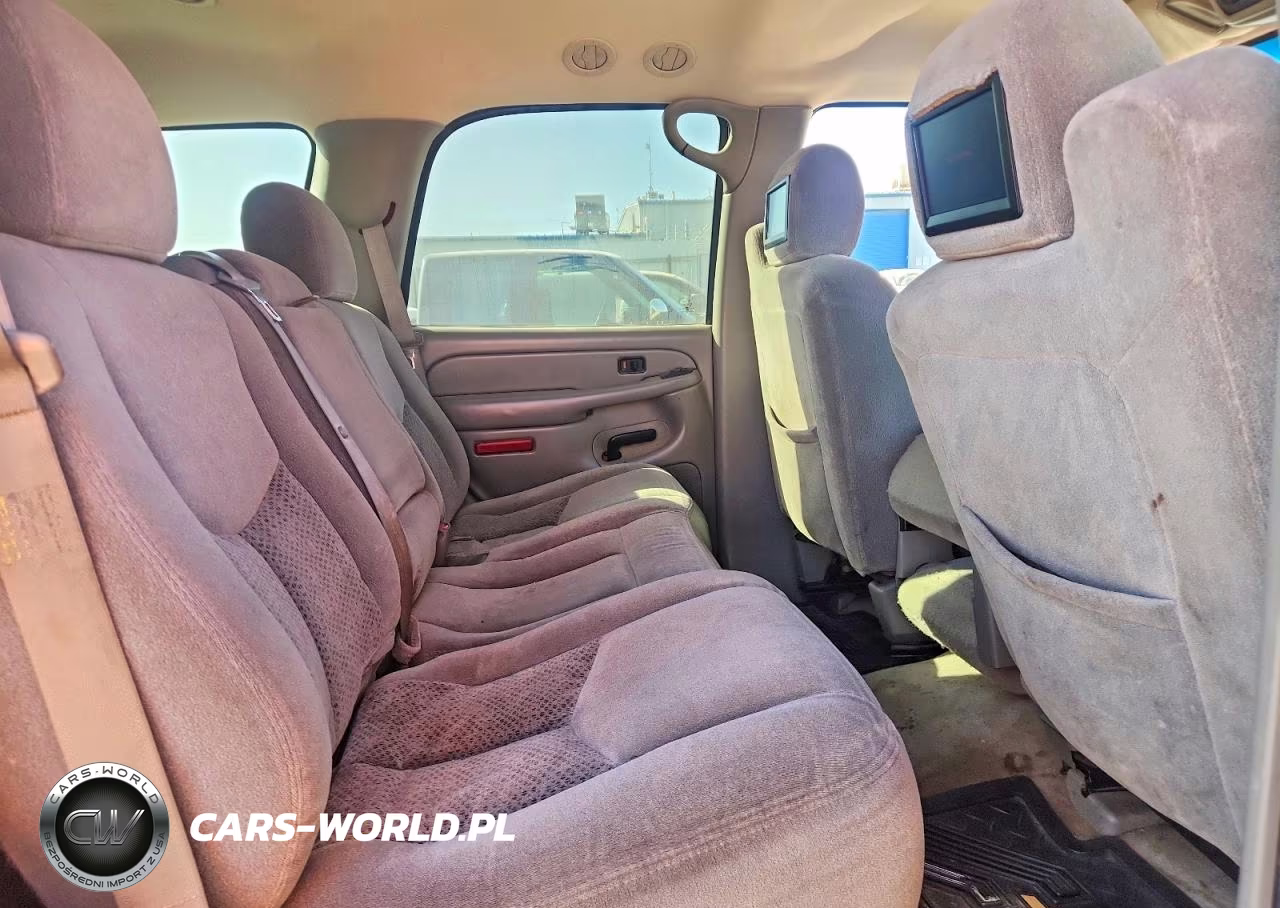 2005 Chevrolet Tahoe C1500 VIN:1GNEC13V15R201992 - 11