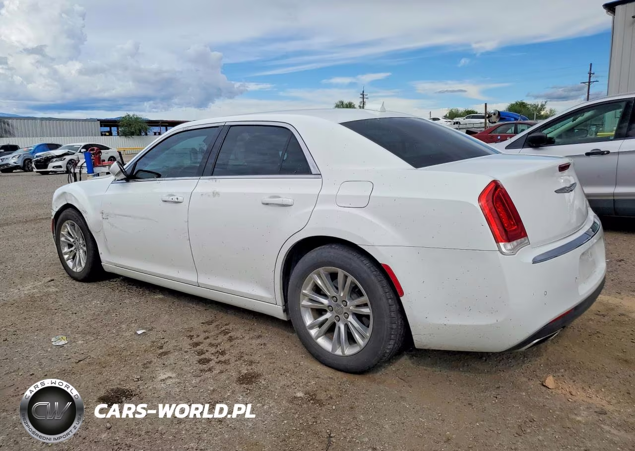 2021 Chrysler 300 Touring VIN:2C3CCAAG1MH595999 - 2