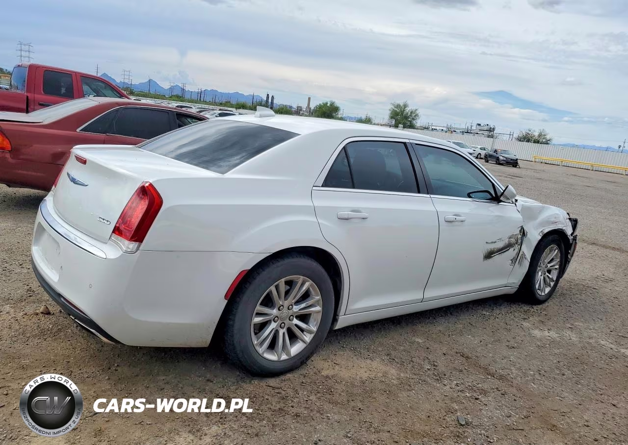 2021 Chrysler 300 Touring VIN:2C3CCAAG1MH595999 - 3