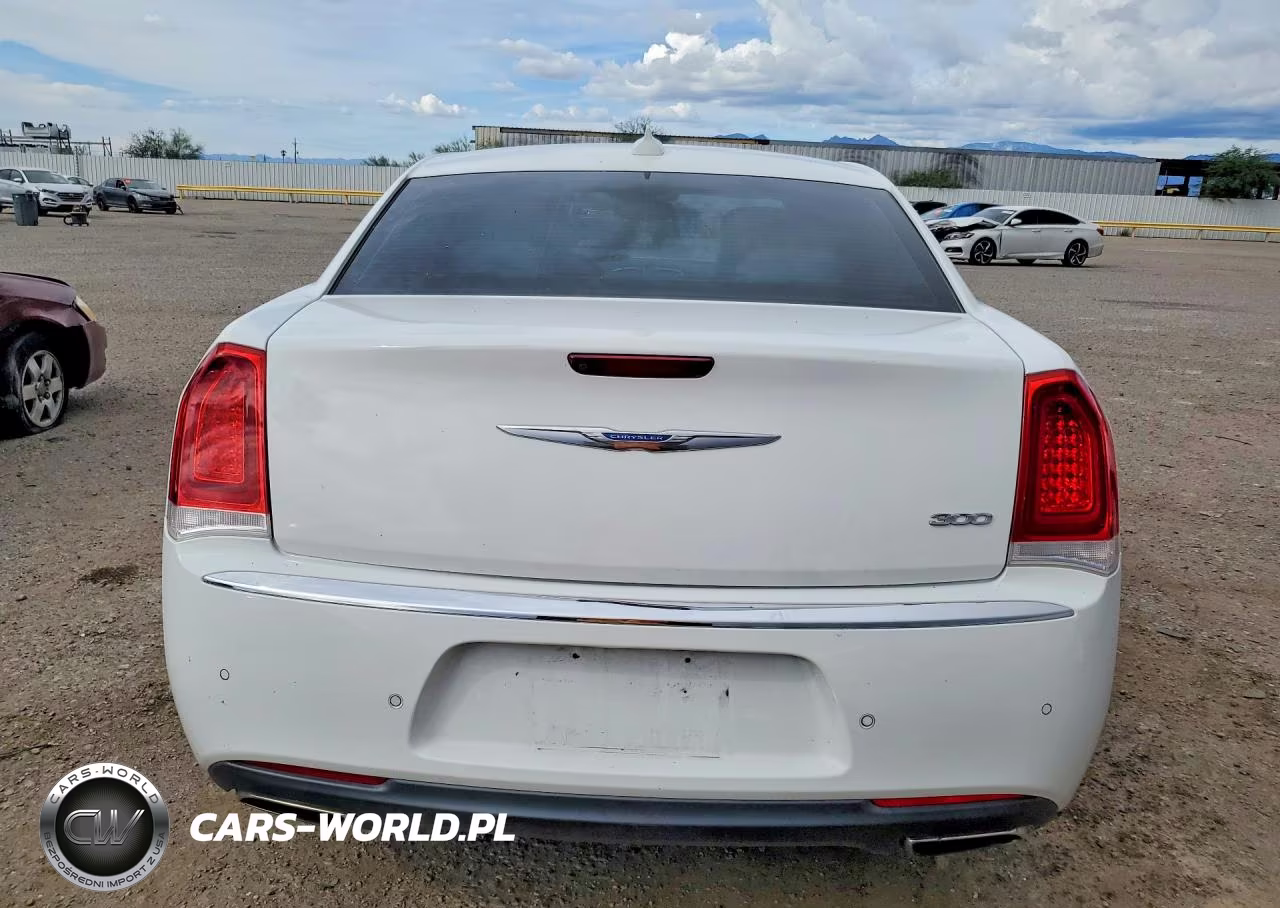 2021 Chrysler 300 Touring VIN:2C3CCAAG1MH595999 - 6