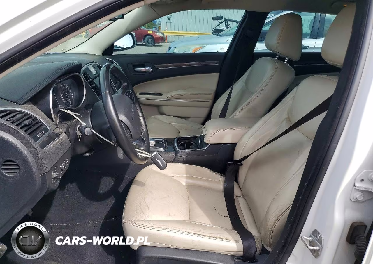 2021 Chrysler 300 Touring VIN:2C3CCAAG1MH595999 - 7