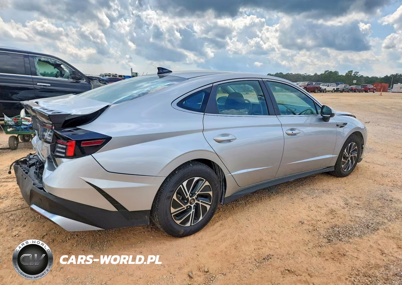 2026 Hyundai Sonata Hybrid Blue VIN:KMHL24JJ9TA164976 - 3