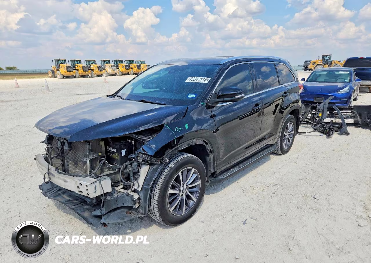 2018 Toyota Highlander Xle VIN:5TDKZRFH5JS546811 - 1