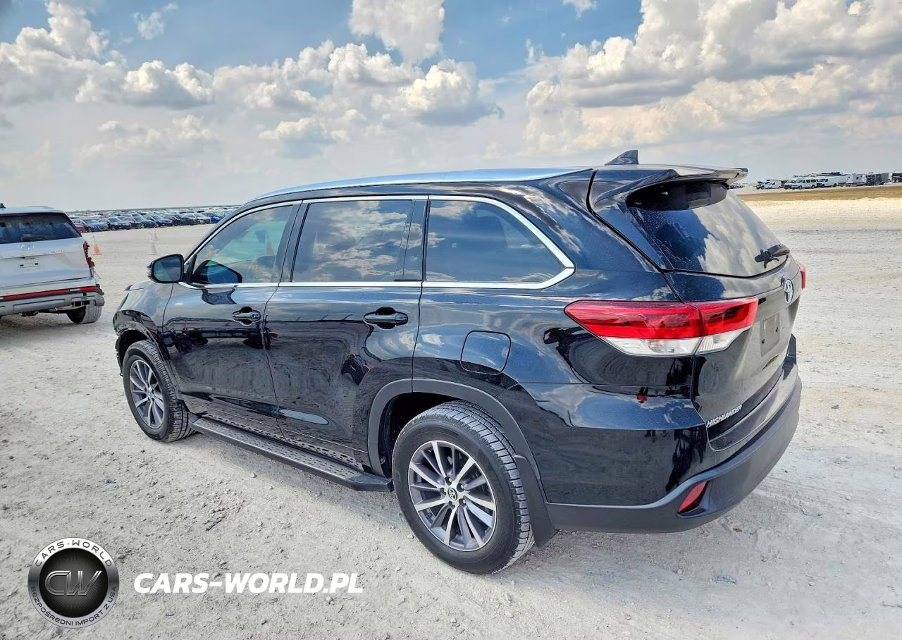 2018 Toyota Highlander Xle VIN:5TDKZRFH5JS546811 - 2