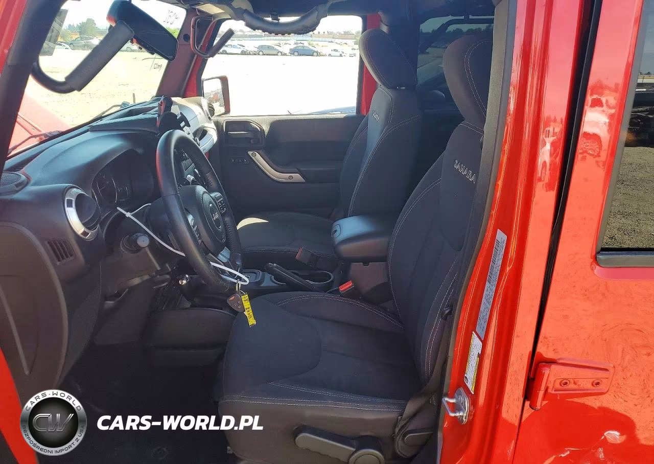 2017 Jeep Wrangler Unlimited Sahara VIN:1C4BJWEG8HL661347 - 7
