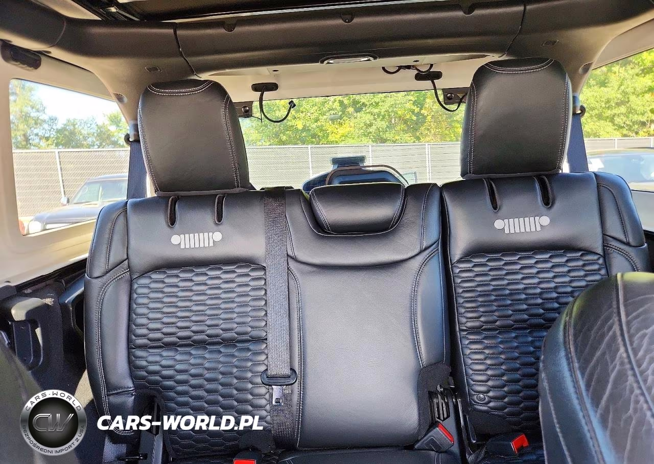 2021 Jeep Wrangler Unlimited Sport VIN:1C4HJXDN3MW739123 - 10