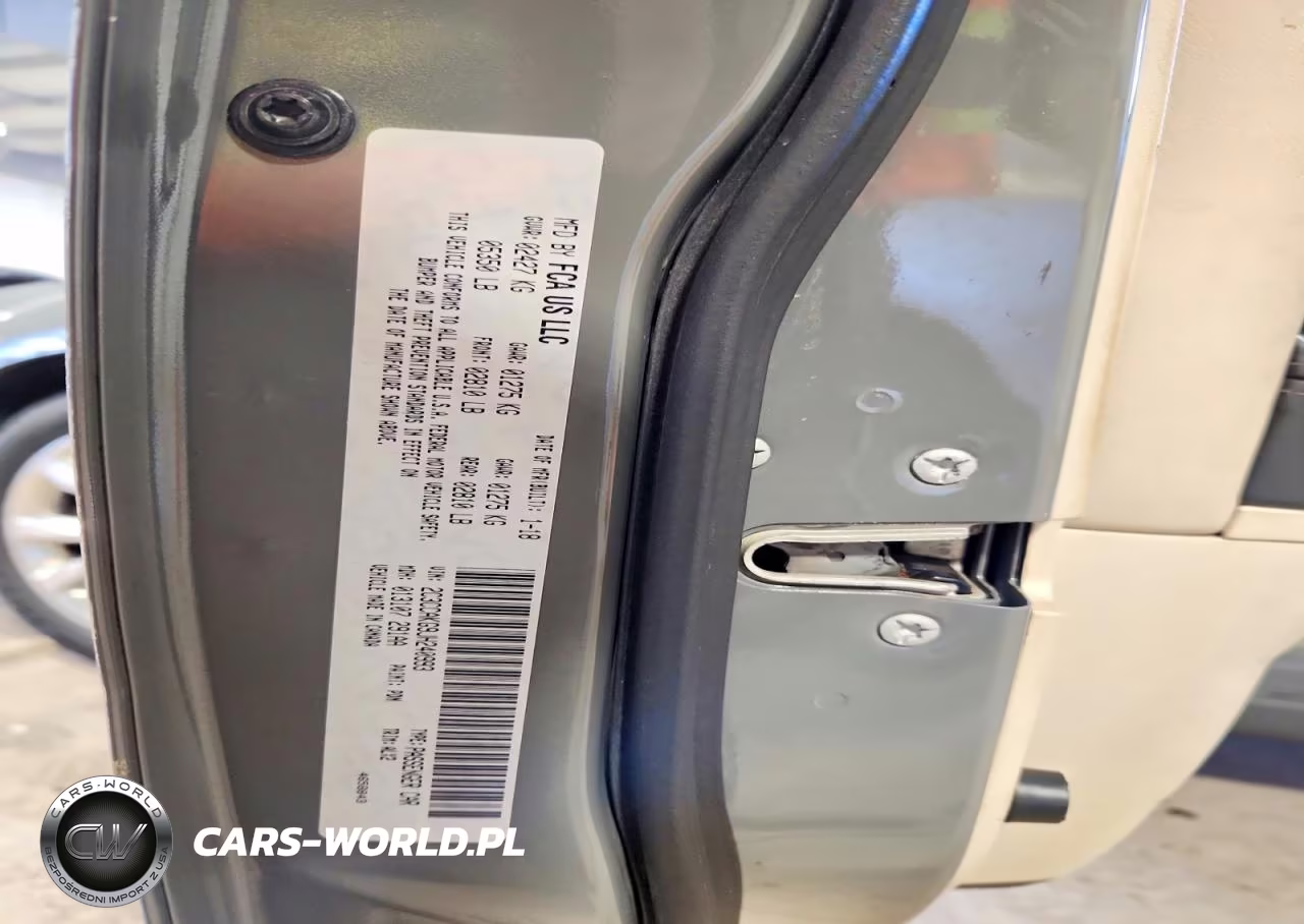 2018 Chrysler 300 Limited VIN:2C3CCAKG9JH240993 - 12