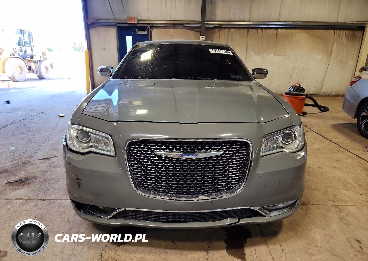 2018 Chrysler 300 Limited VIN:2C3CCAKG9JH240993 - 5