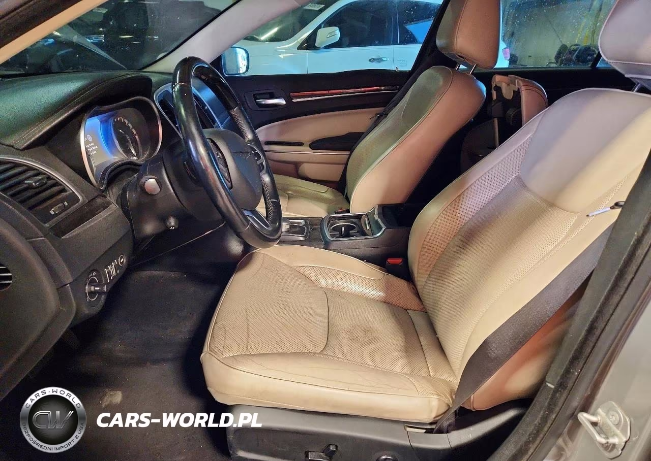2018 Chrysler 300 Limited VIN:2C3CCAKG9JH240993 - 7