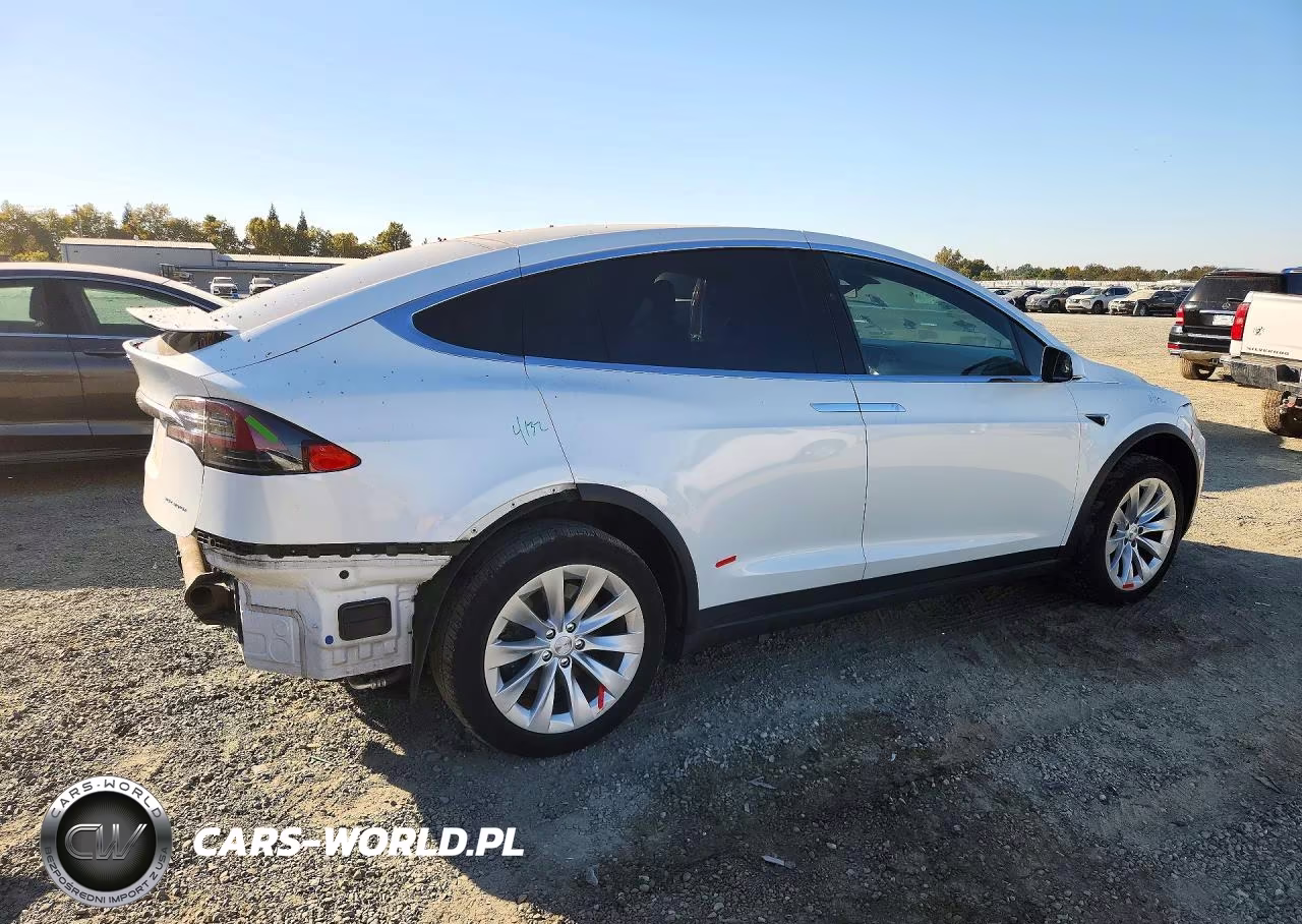2020 Tesla Model X VIN:5YJXCBE23LF228852 - 3