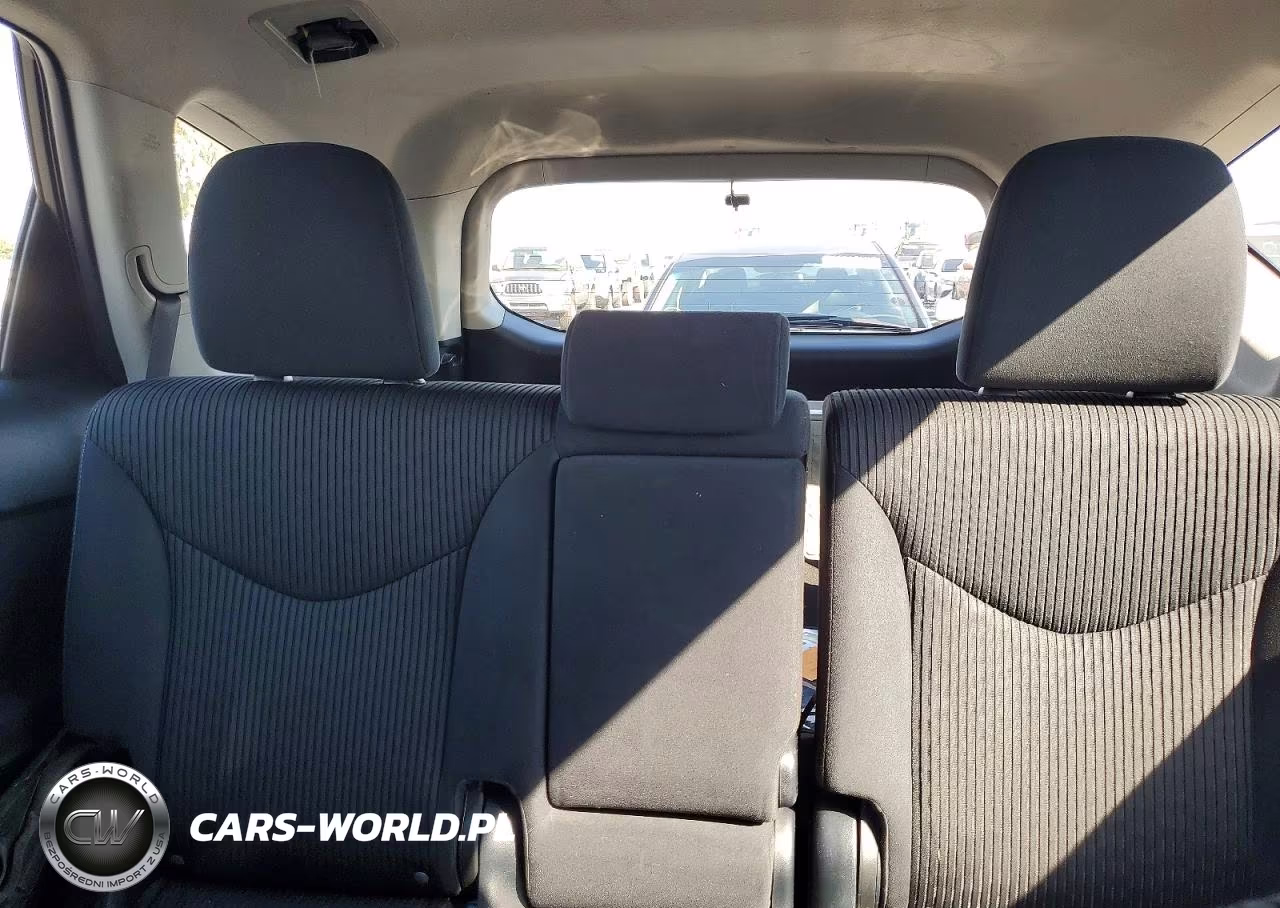 2017 Toyota Prius V Three VIN:JTDZN3EU0HJ071761 - 10