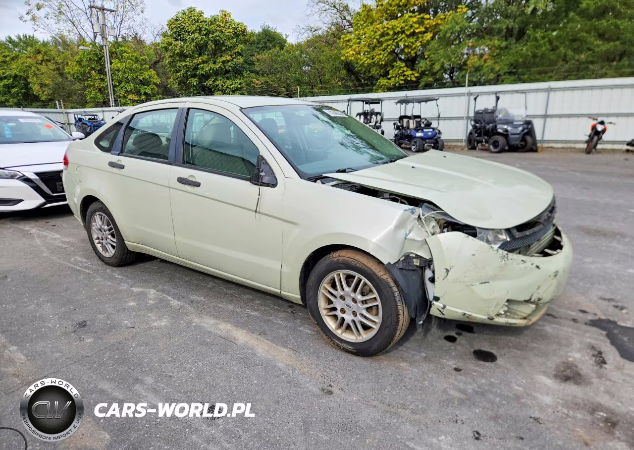 2010 Ford Focus Se VIN:1FAHP3FN3AW117336 - 4