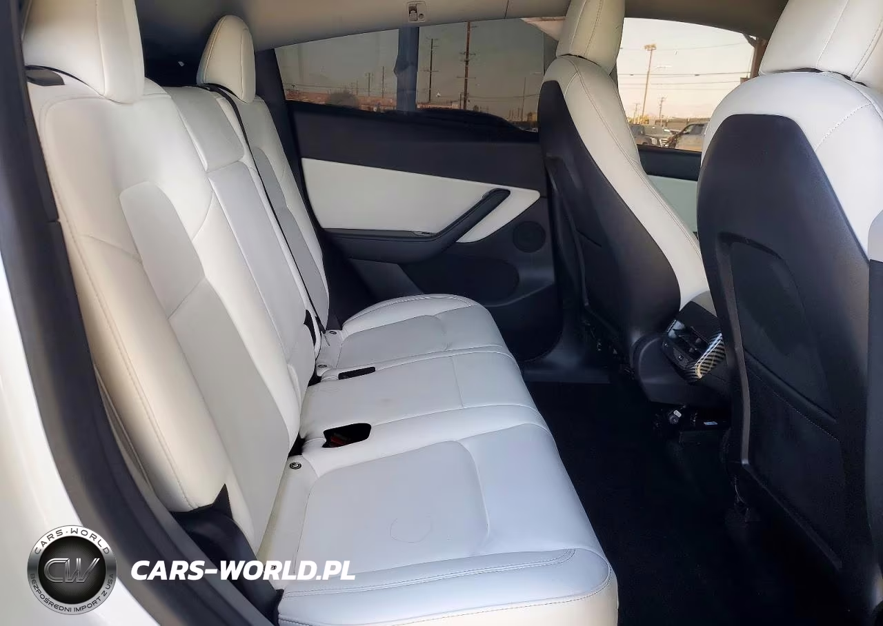 2021 Tesla Model Y VIN:5YJYGDEE6MF212760 - 10