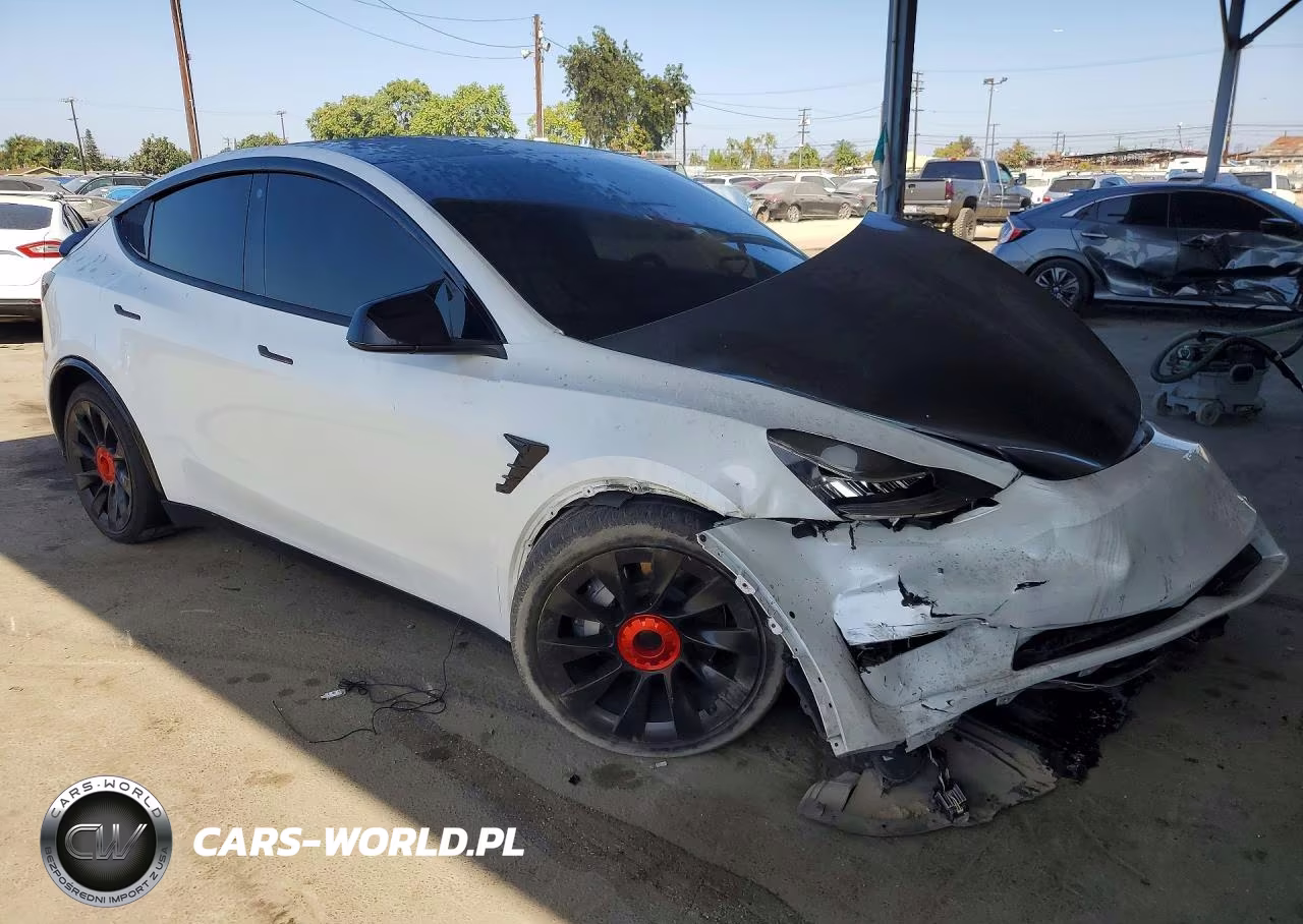 2021 Tesla Model Y VIN:5YJYGDEE6MF212760 - 4