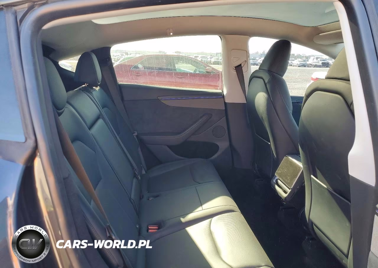2026 Tesla Model Y VIN:7SAYGDED3TF525015 - 11