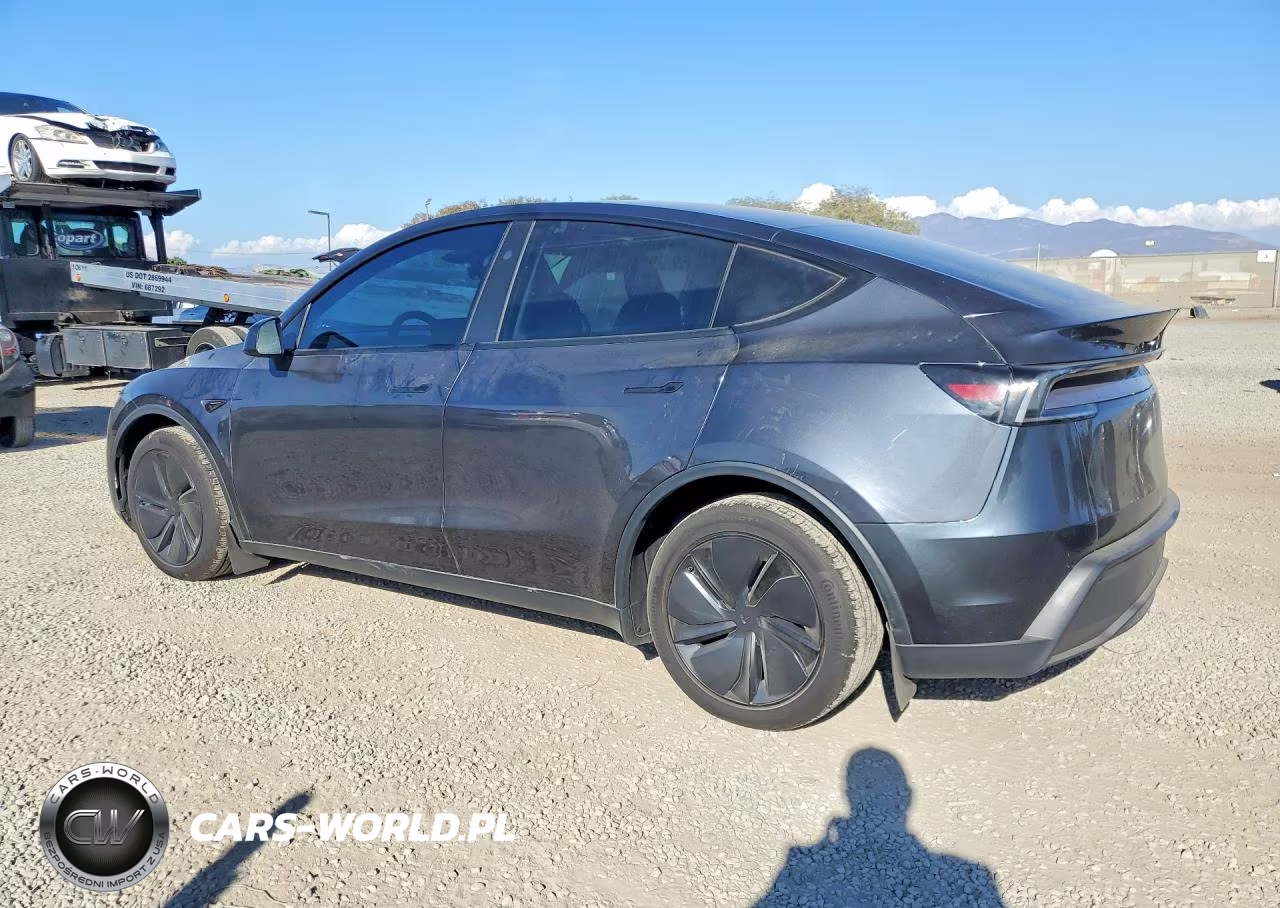 2026 Tesla Model Y VIN:7SAYGDED3TF525015 - 2