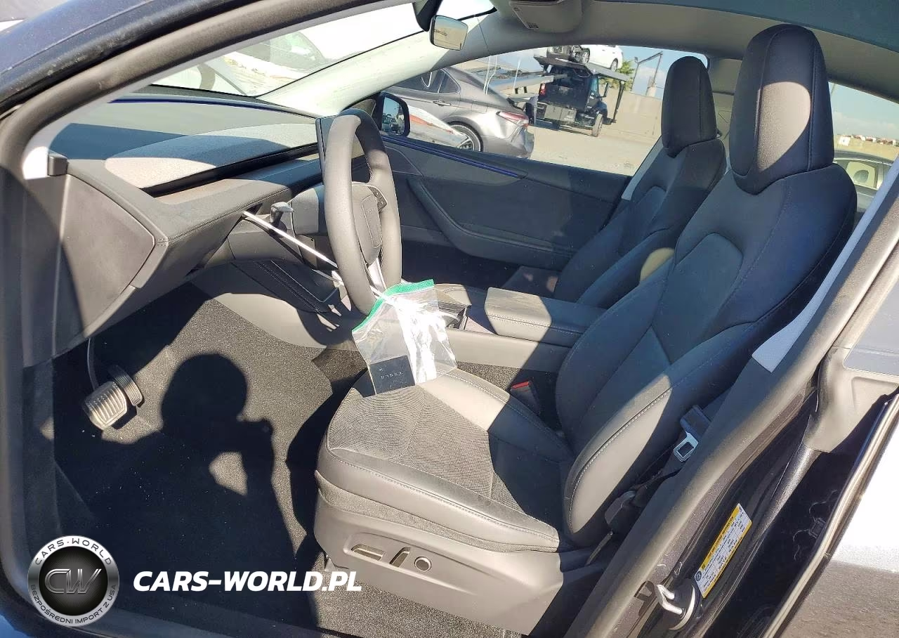 2026 Tesla Model Y VIN:7SAYGDED3TF525015 - 7