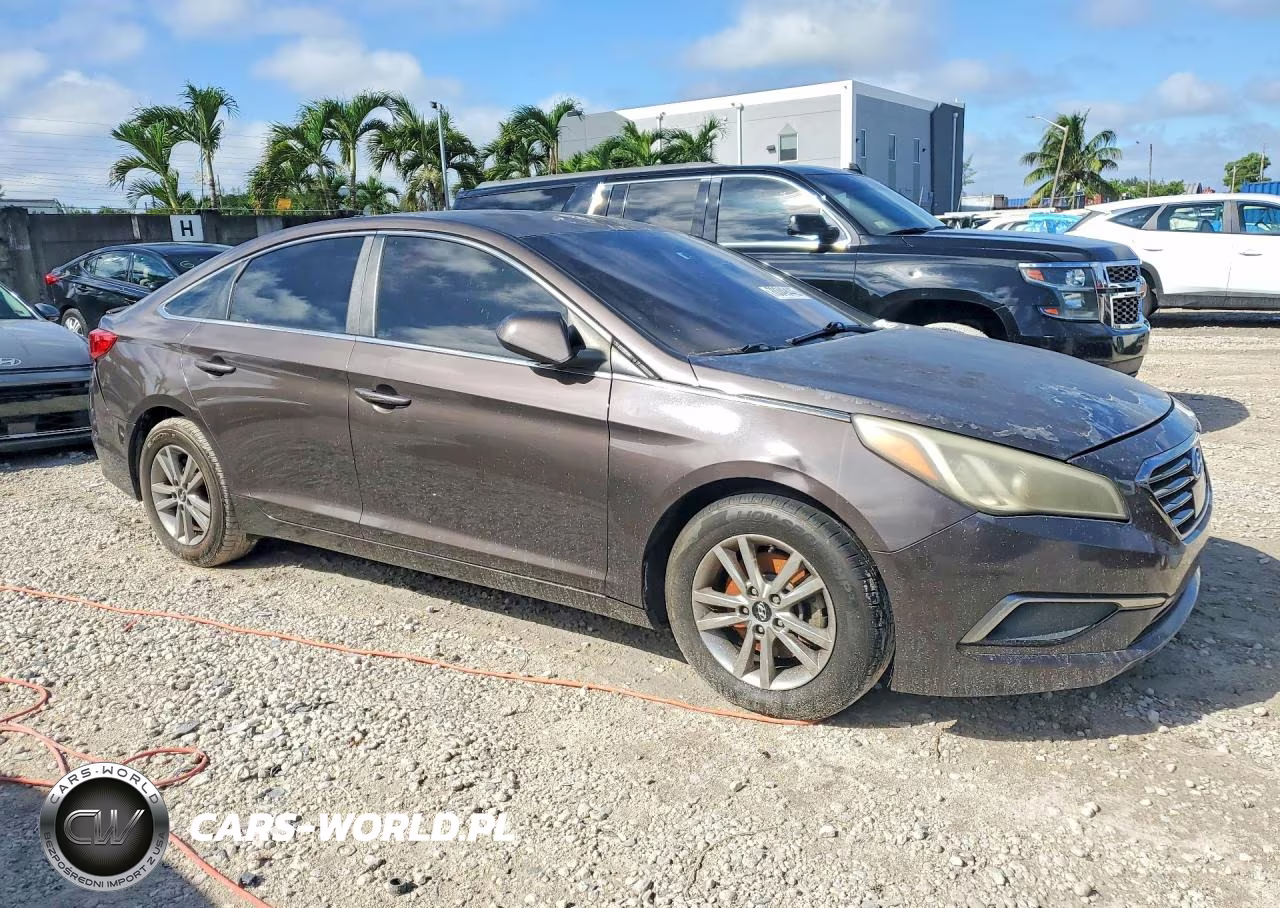 2016 Hyundai Sonata Se VIN:5NPE24AF9GH353537 - 4