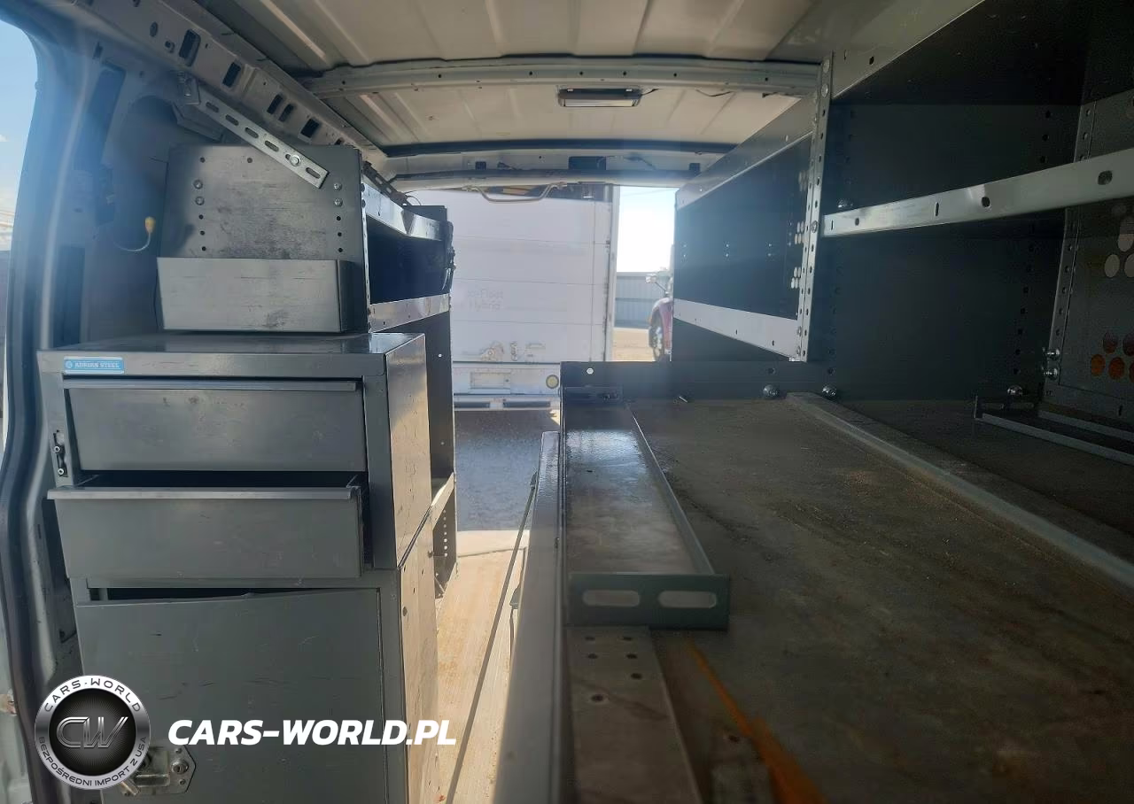 2013 Chevrolet Express G2500 VIN:1GCWGFCB8D1902286 - 10