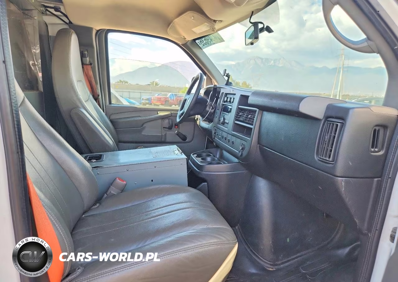 2013 Chevrolet Express G2500 VIN:1GCWGFCB8D1902286 - 8