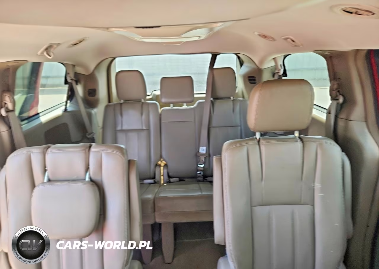 2014 Chrysler Town & Country Touring VIN:2C4RC1BG6ER220867 - 10