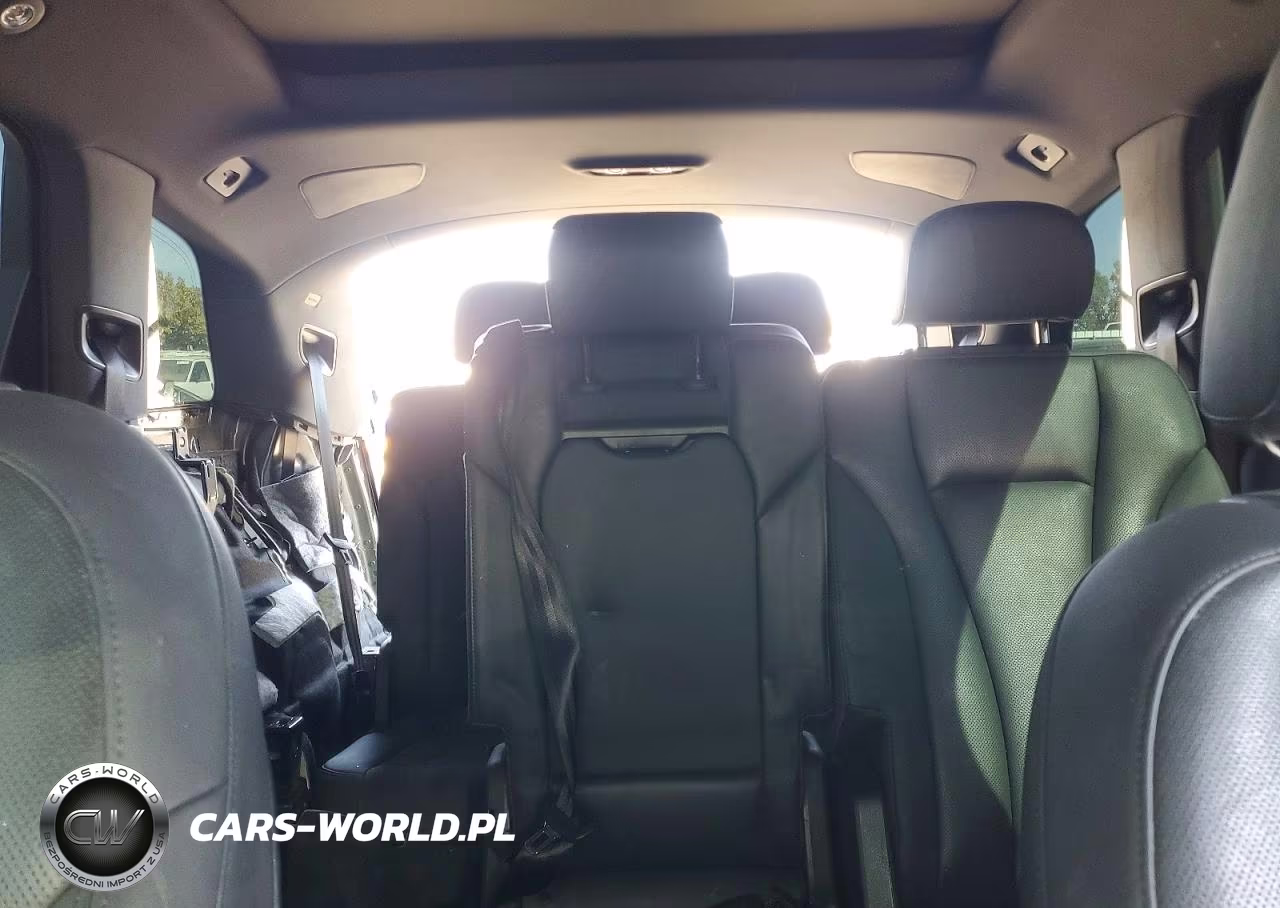 2022 Audi Q7 Premium Plus VIN:WA1LXBF77ND015744 - 10