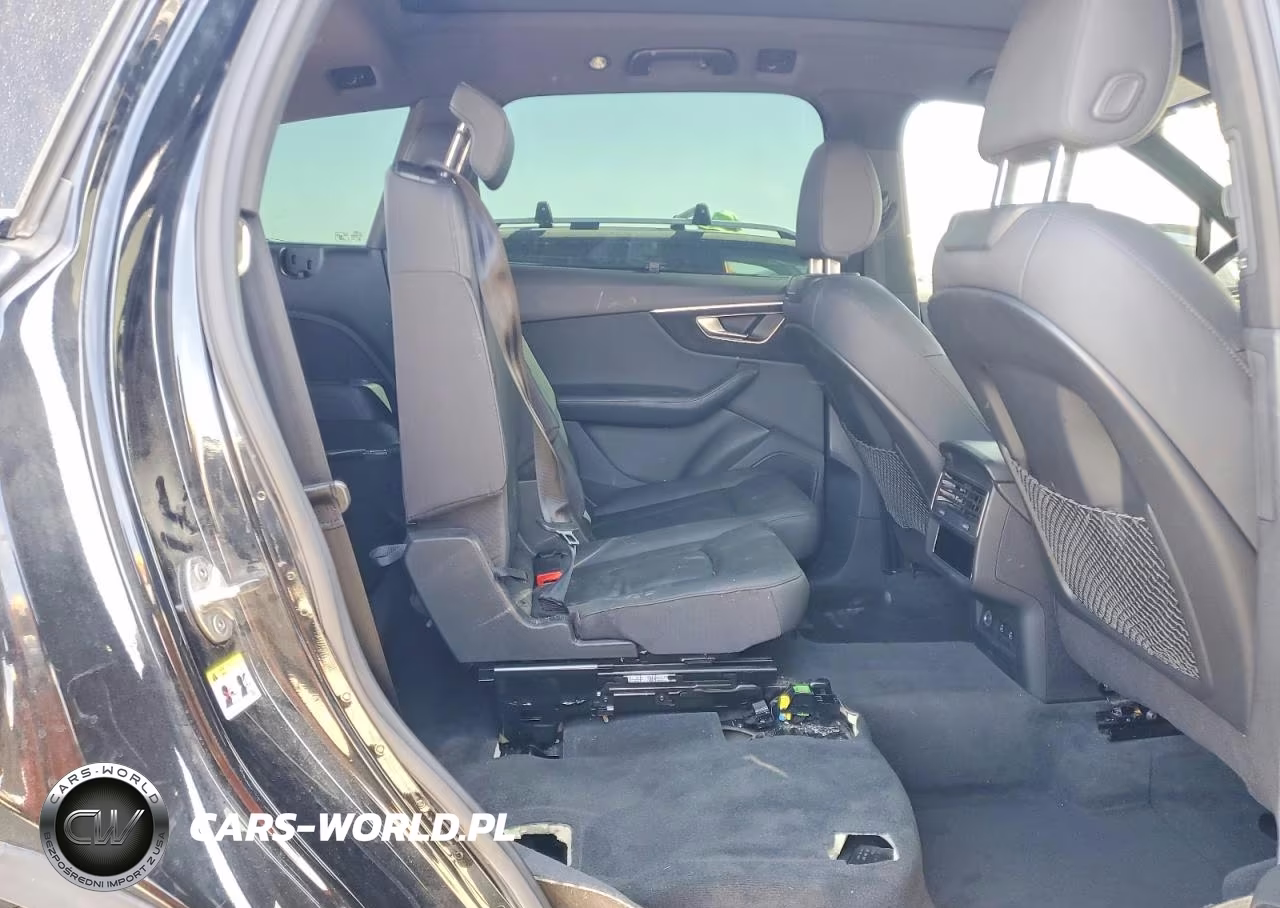 2022 Audi Q7 Premium Plus VIN:WA1LXBF77ND015744 - 11