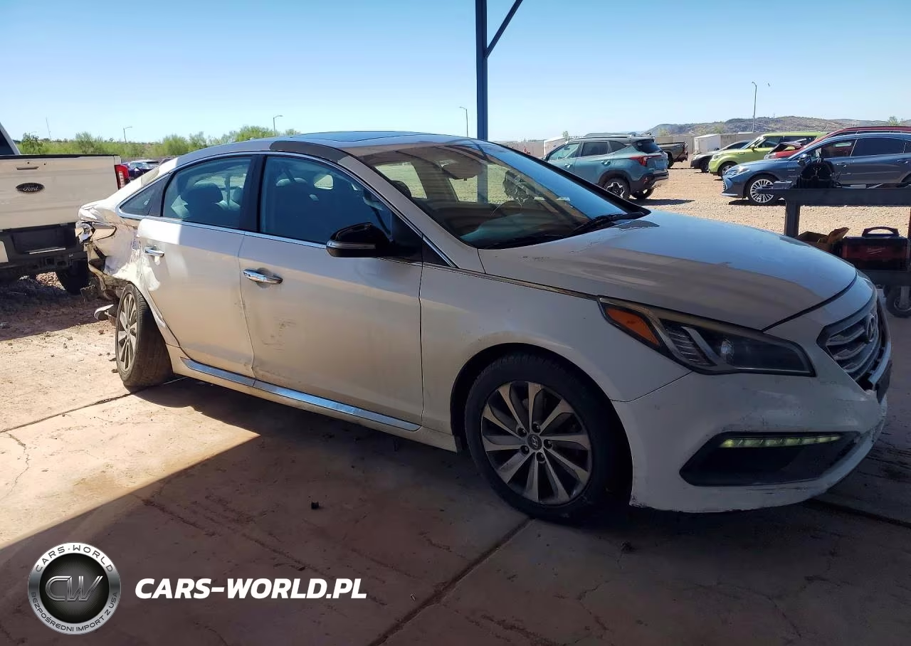 2016 Hyundai Sonata Sport VIN:5NPE34AFXGH369047 - 4