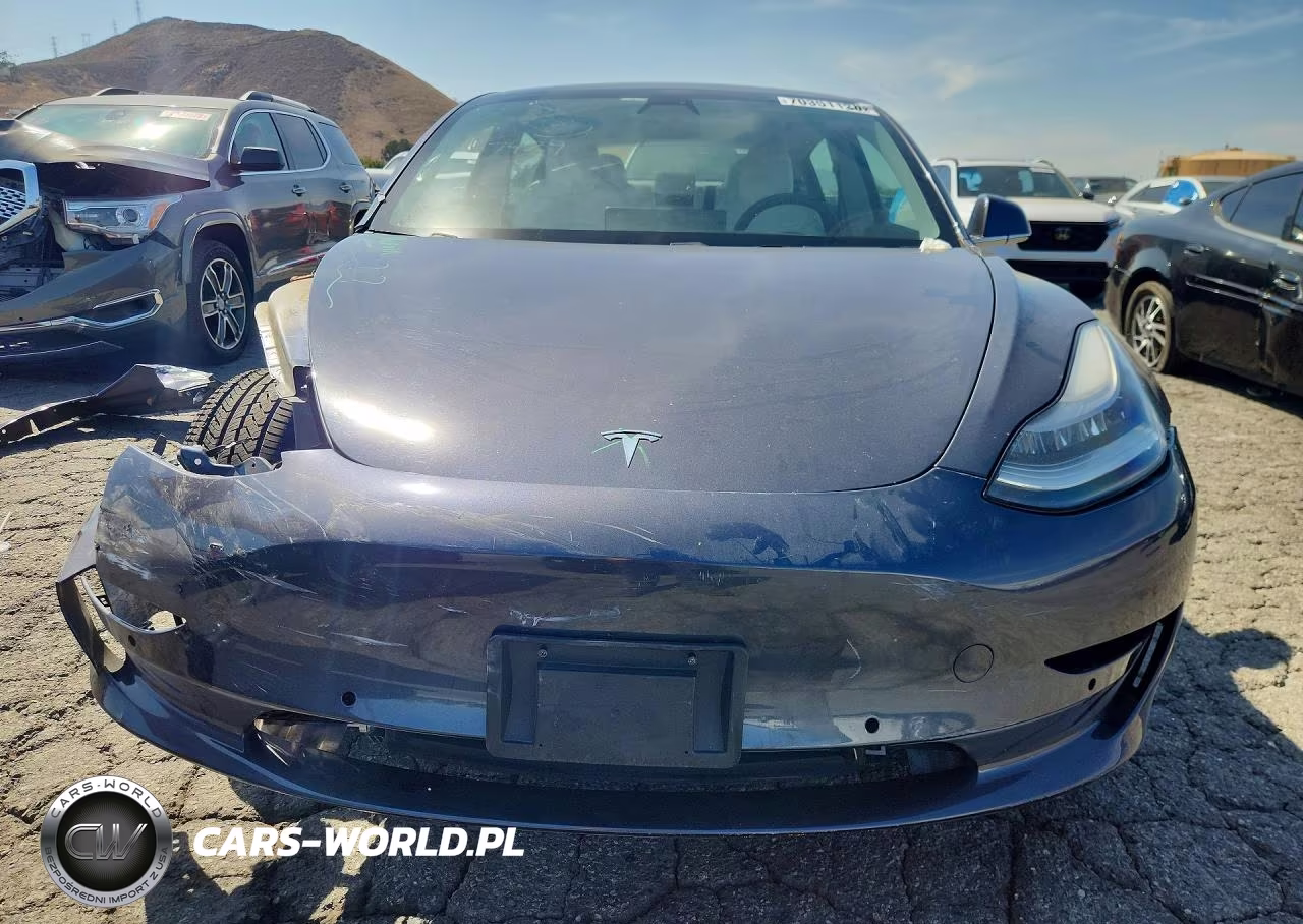 2019 Tesla Model 3 VIN:5YJ3E1EBXKF450418 - 5