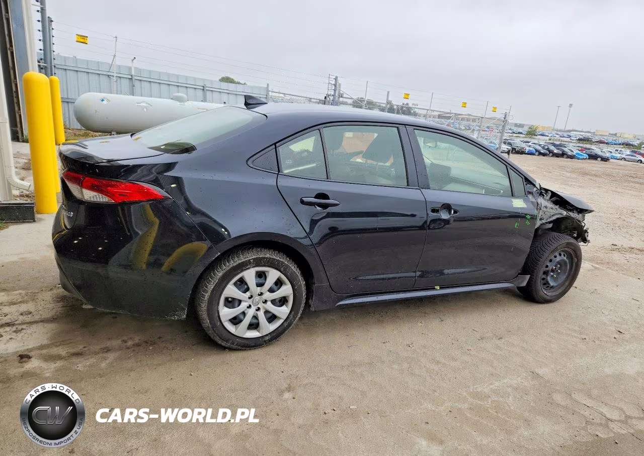 2024 Toyota Corolla Hybrid Le VIN:JTDBCMFE3R3045116 - 3