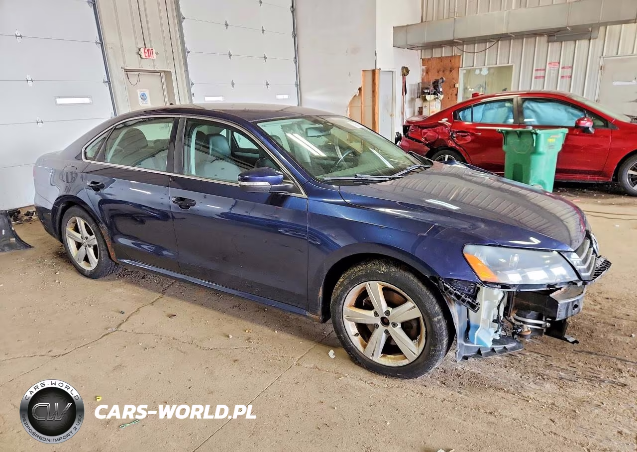 2013 Volkswagen Passat Se VIN:1VWBP7A31DC049070 - 4
