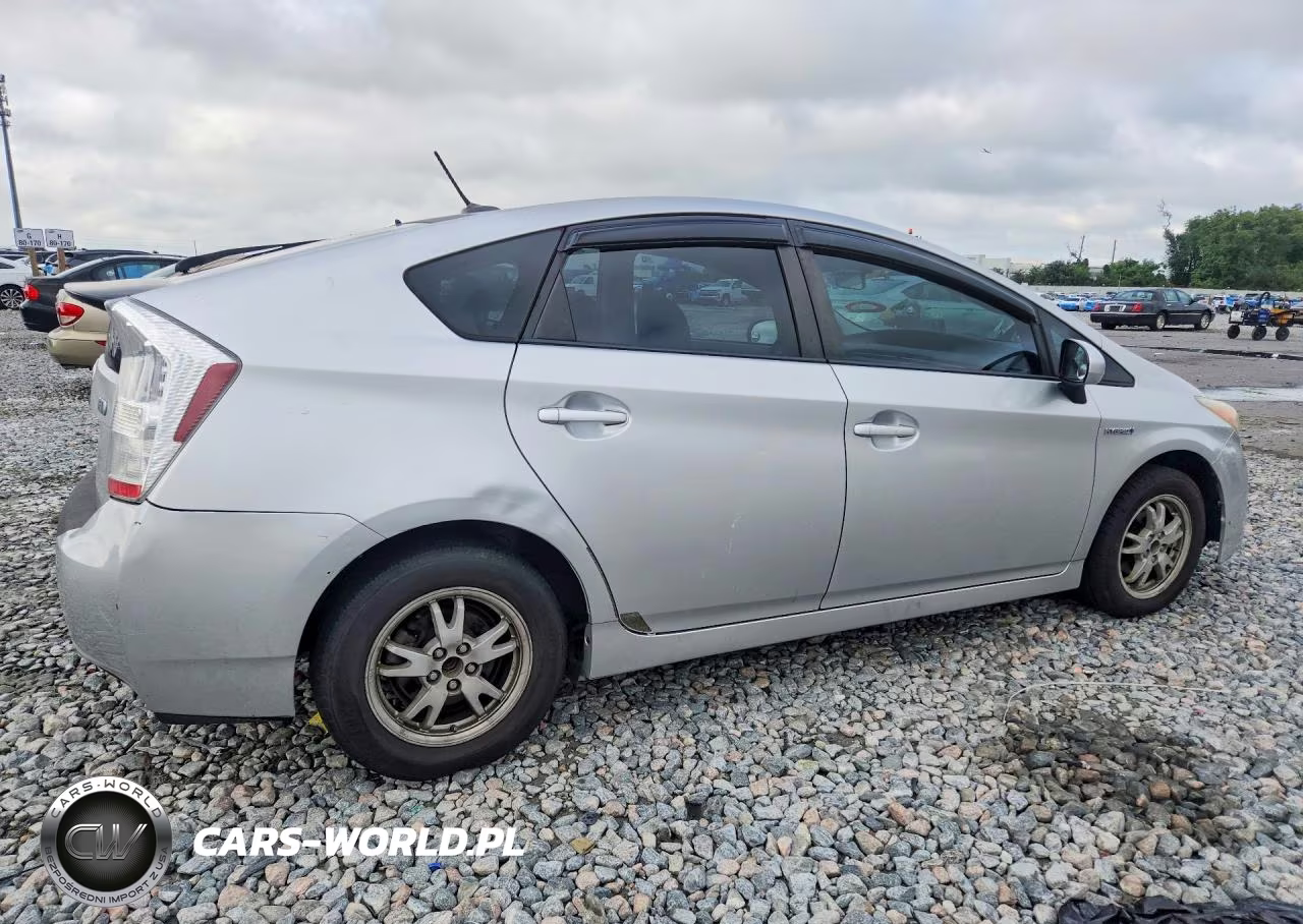 2011 Toyota Prius Two VIN:JTDKN3DU7B1361280 - 3